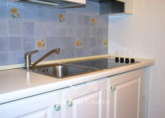 Apartman Fronte Con Parcheggio - Rainbow House